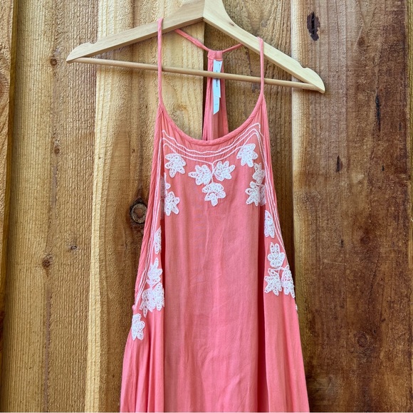 Vintage Coral and White Embroidered Halter High-Lo Beach Dress 🌿 - Picture 3 of 8